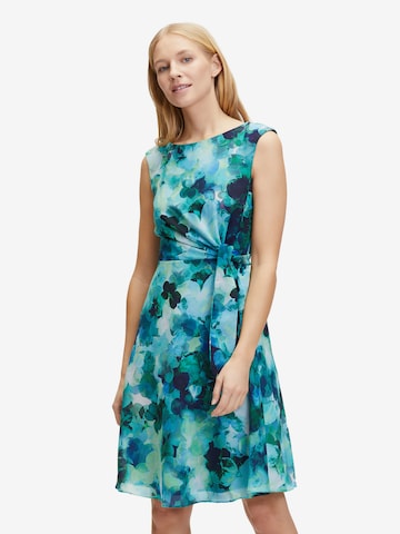 Robe de cocktail Vera Mont en vert : devant