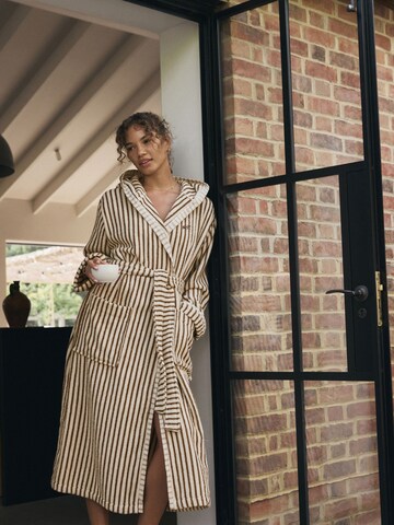 Peignoir long self. en beige : devant