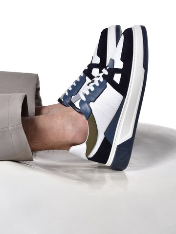 Baskets basses BALDININI en bleu : devant