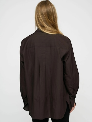 moshi moshi mind Shirt in Braun