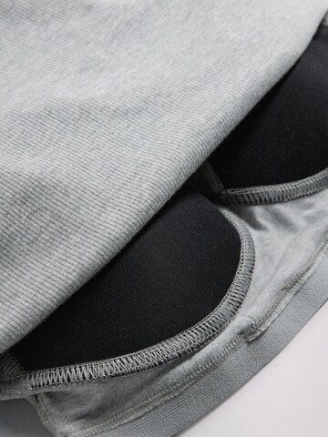 The Set Top in Grey