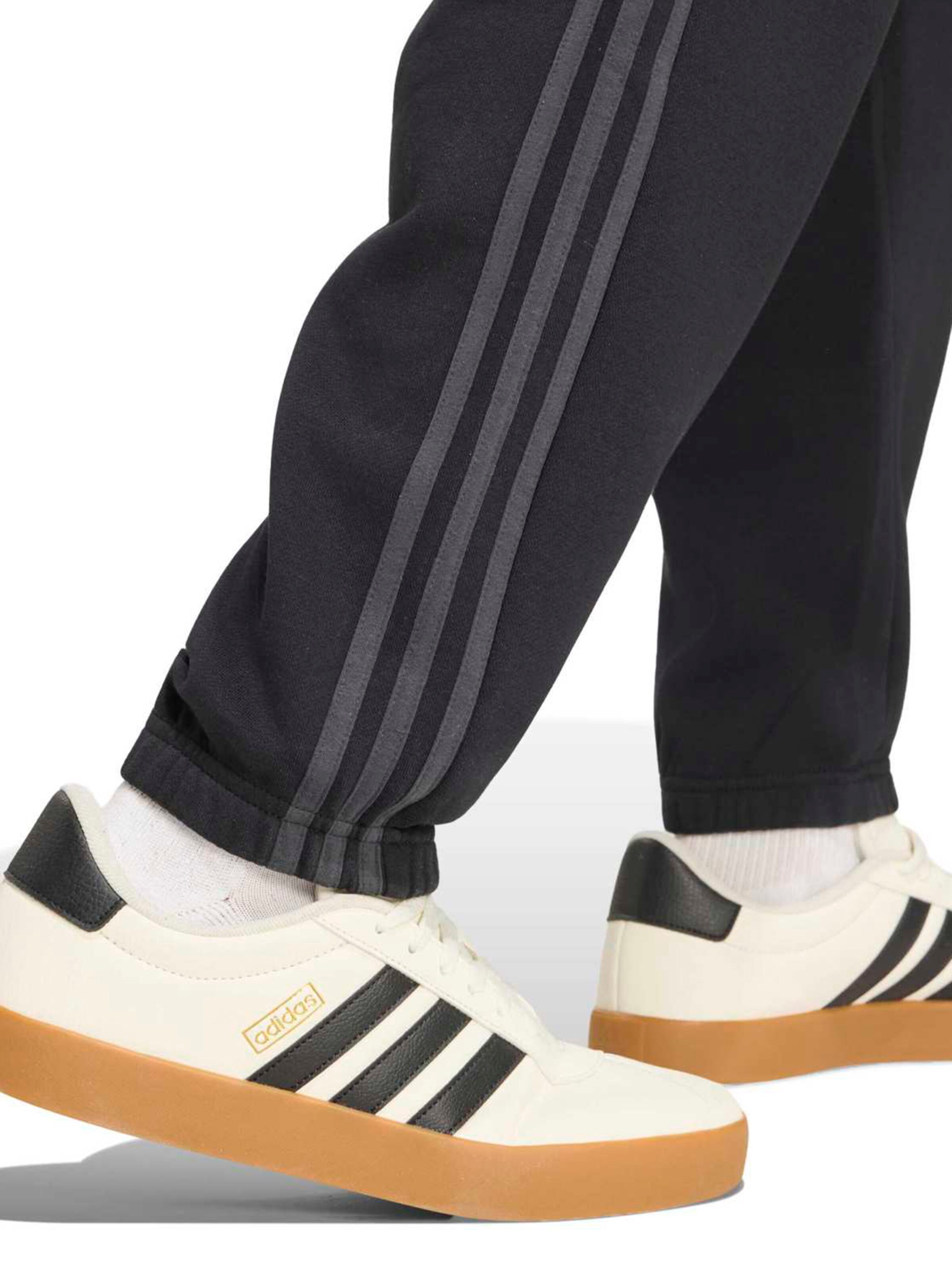 Effilé Pantalon de sport 'Essentials' ADIDAS SPORTSWEAR en noir