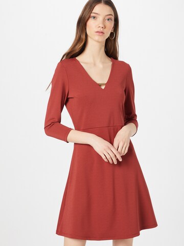 Robe 'Ilka' ABOUT YOU en marron : devant