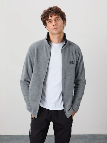 Tommy Life Fleece Jacket in Grey: front