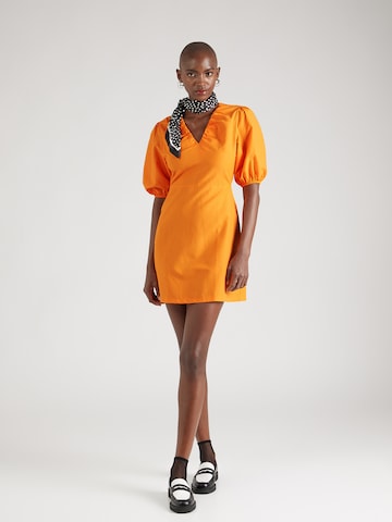 Trendyol Šaty – oranžová: přední strana