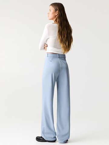 Pull&Bear Szeroka nogawka Spodnie w kolorze niebieski
