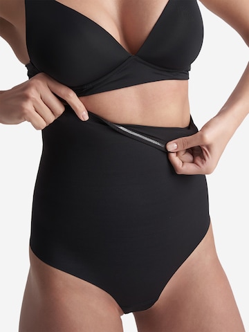 Slip scultant Bye Bra en noir