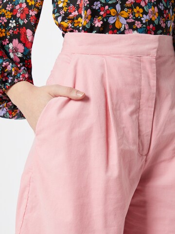 NUÉ NOTES Bő szár Élére vasalt nadrágok 'Essy' - rózsaszín