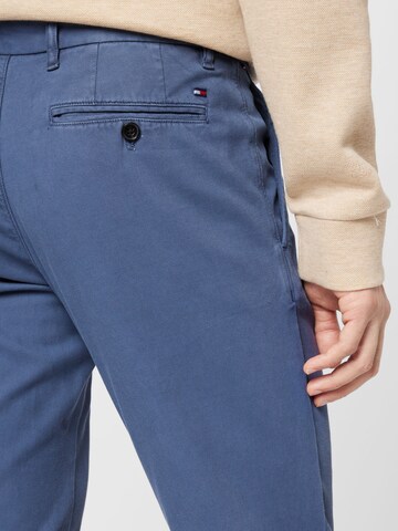 TOMMY HILFIGER - regular Pantalón chino 'DENTON' en azul