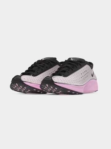 Sneaker low de la Nike Sportswear pe gri
