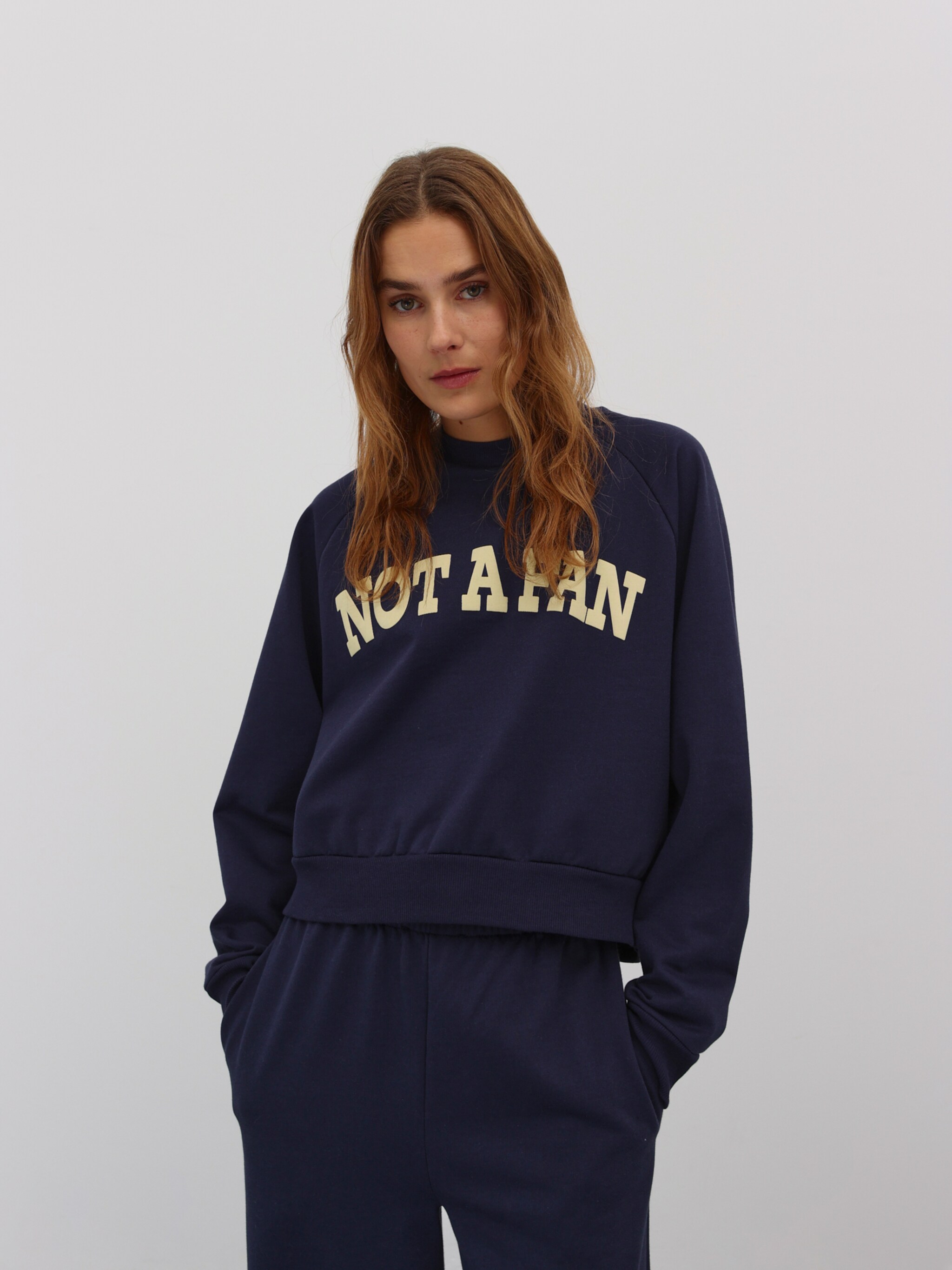 EDITED Producten Sweatshirt 'Aura' Navy