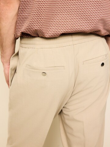 Effilé Pantalon à pince 'N. Premium' Next en beige