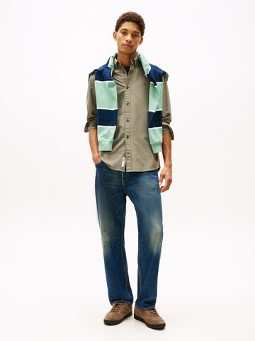 Regular fit Cămașă de la Tommy Jeans pe verde: spate