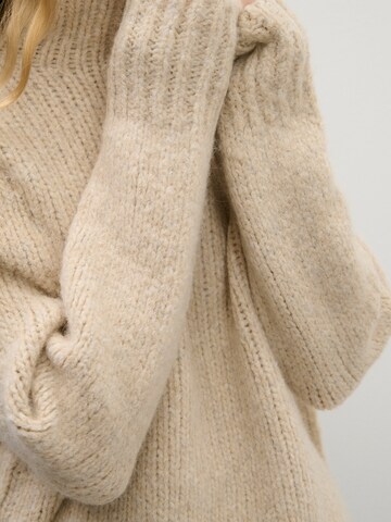 ABOUT YOU x Marie von Behrens Sweater in Beige