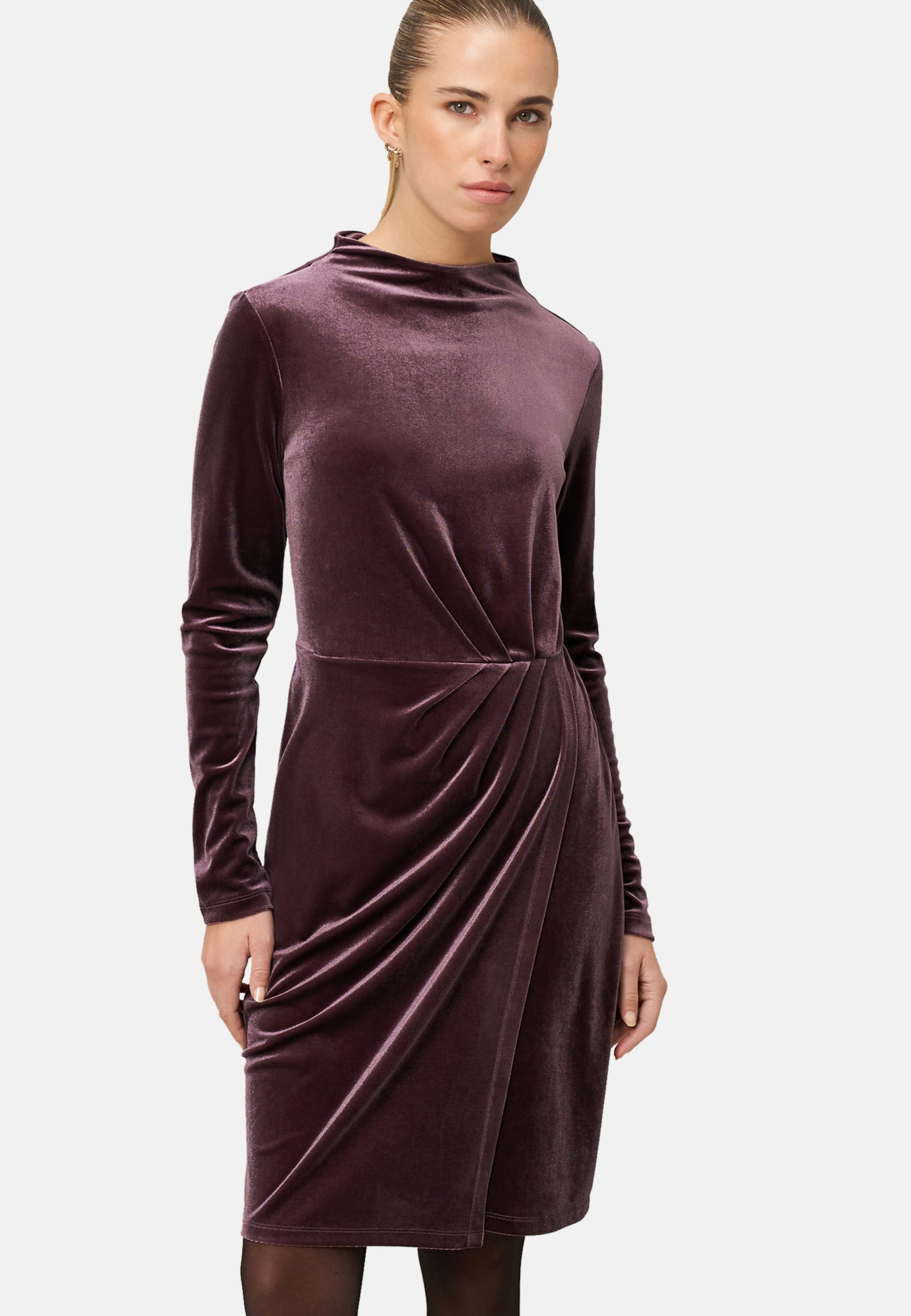 zero Dress in Purple: front