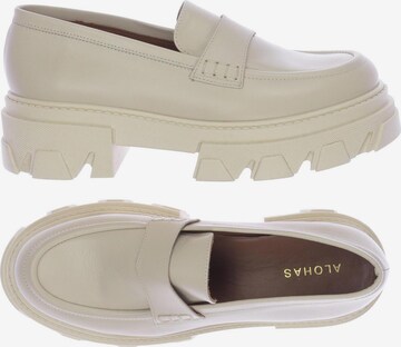 Alohas Flats & Loafers in 42 in Beige: front