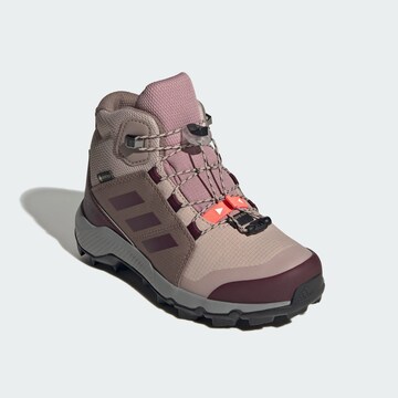 ADIDAS TERREX - Botas em roxo