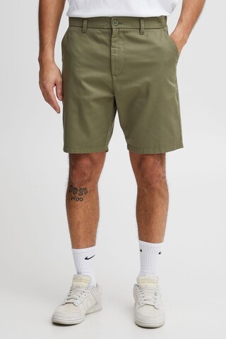 !Solid Regular Chino Pants 'Sdeldric' in Green: front