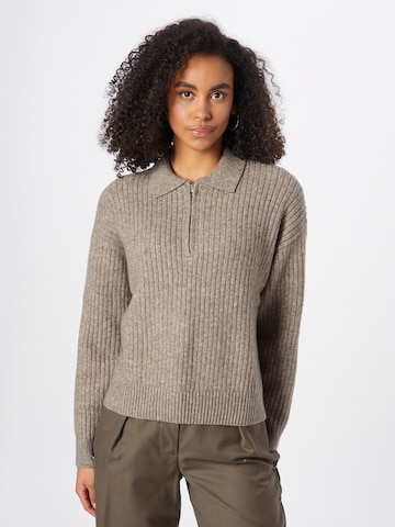 WEEKDAY Sweater 'Nicki' in Brown: front