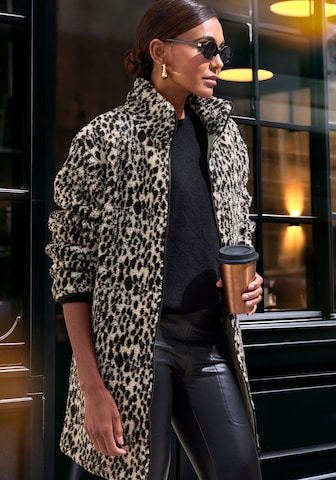 LASCANA Jacke in Beige