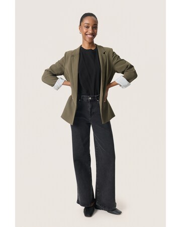 SOAKED IN LUXURY Blazer in Green