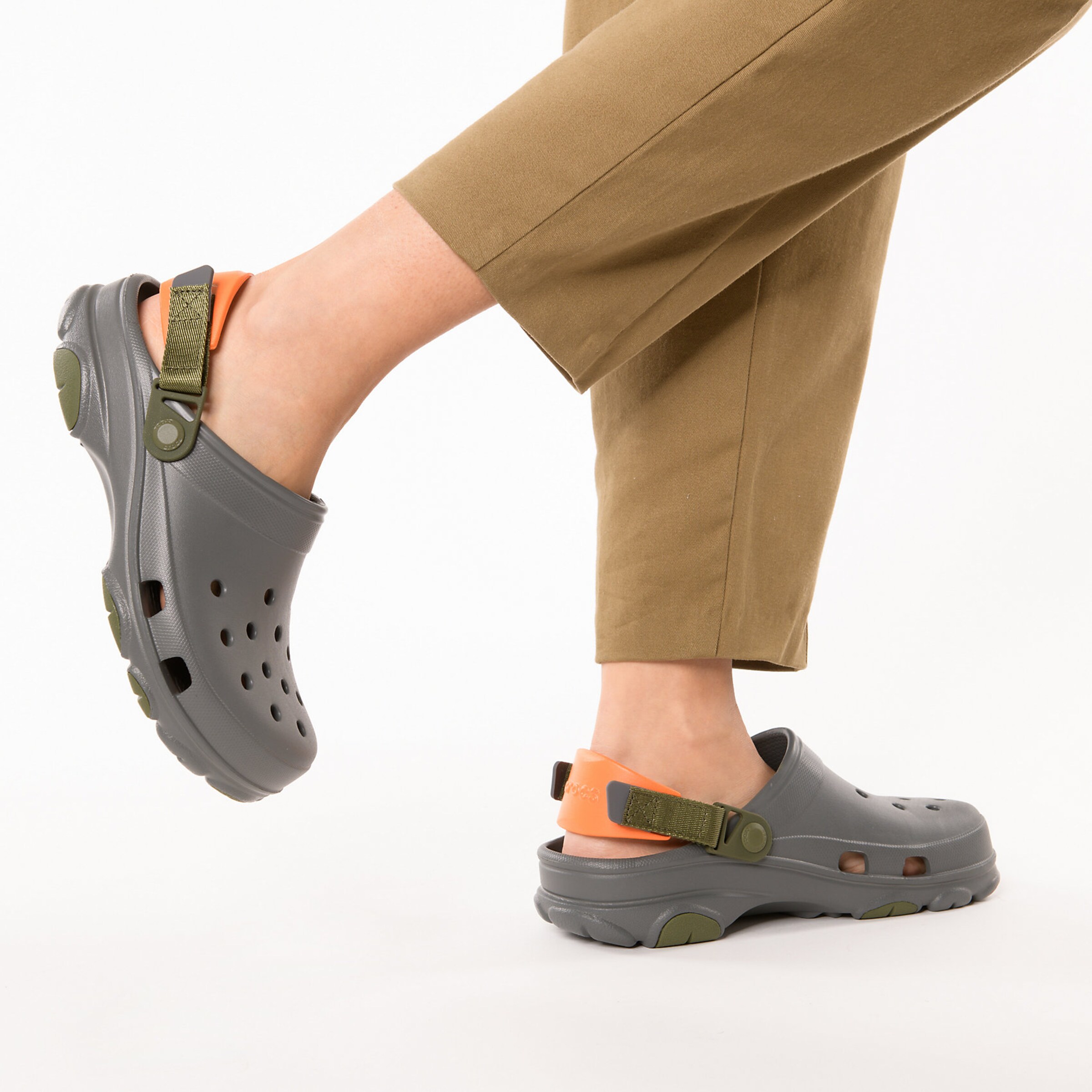 Männer Offene Schuhe Crocs Clogs in Dunkelgrau - BO55295 Männer Offene Schuhe Crocs Clogs in Dunkelgrau - BO55295