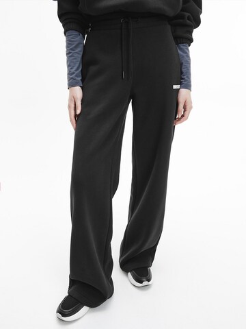 Calvin Klein Jeans Loose fit Pants in Black: front