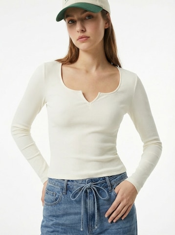 studioselect Tričko 'Mona' – bílá: přední strana