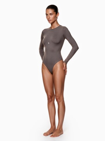 GOD SAVE QUEENS Bodi 'Second Skin Long Sleeve Crew-Neck Bodysuit' | rjava barva