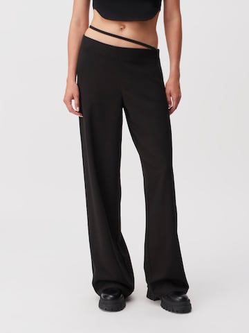 Loosefit Pantaloni 'Hedda' de la LeGer by Lena Gercke pe negru: față