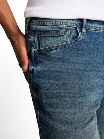 TOM TAILOR DENIM Tapered Jeans 'BRYDEN' in Blau