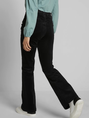 regular Pantaloni di bonprix in nero