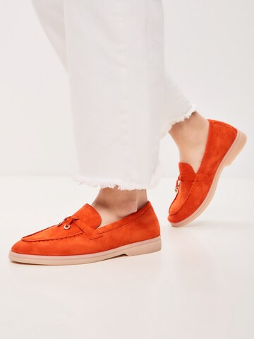 CESARE GASPARI Moccasins in Orange: front