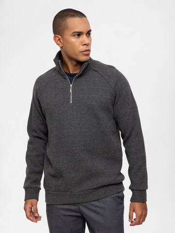 Antioch Pullover in Grau