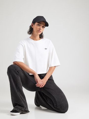 ADIDAS ORIGINALS Koszulka 'ESS' w kolorze biały
