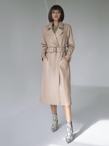 Cappotto di mezza stagione di Anushka in beige