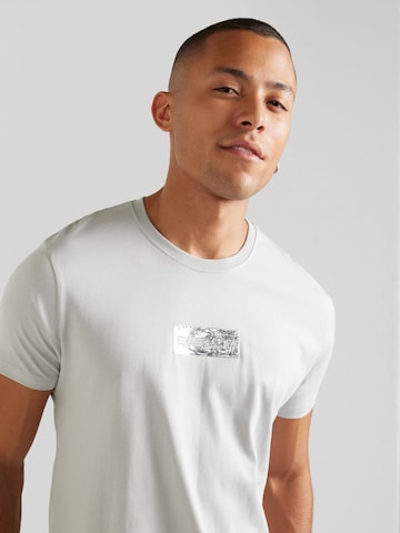 ALPHA INDUSTRIES - Camiseta en gris