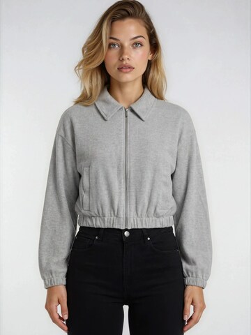 Veste mi-saison MixRay en gris : devant