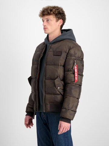 ALPHA INDUSTRIES Jacket 'Camo' in Grün