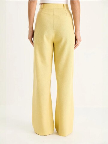 Wide Leg Pantalon à pince Bianco Lucci en jaune