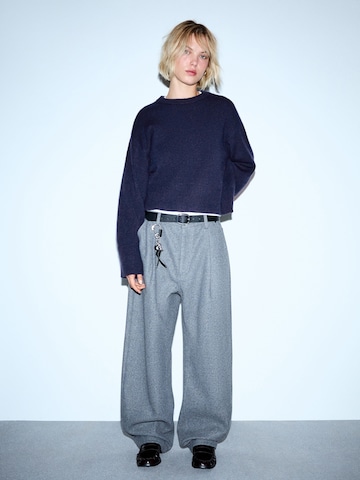 Bershka Пуловер в синьо: отпред