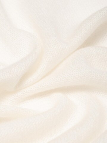 MayTree Scarf in White