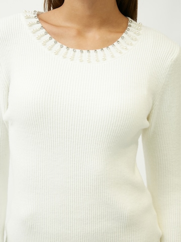 Influencer Sweater in White