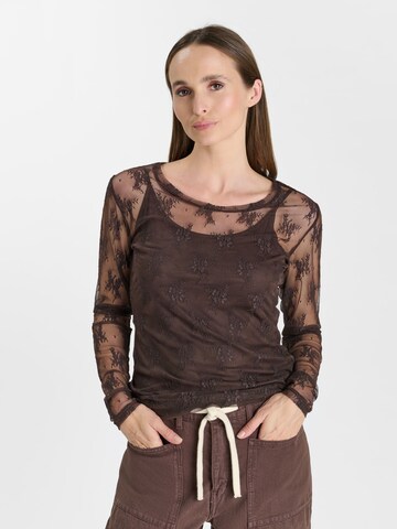 T-shirt Le Temps Des Cerises en marron : devant
