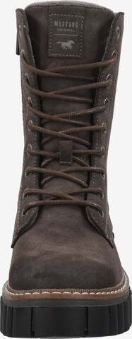 MUSTANG Lace-Up Ankle Boots in Grey