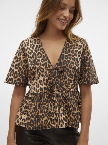 VERO MODA Shirt in Bruin