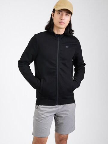4F Sportsweatjacke in Schwarz: Vorderseite