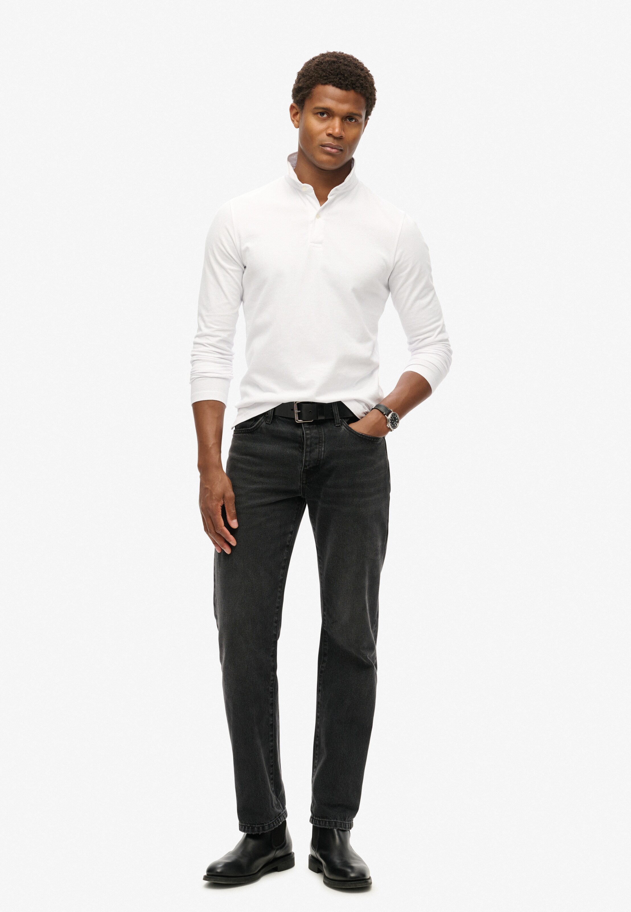 T-Shirt ' Studios' Superdry en blanc