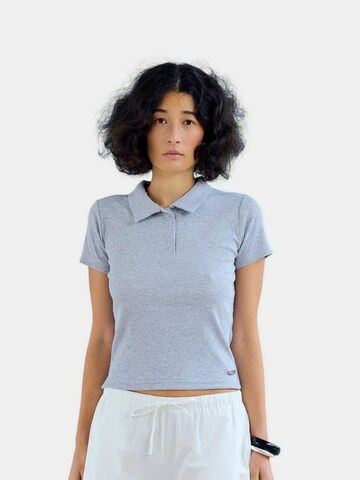 Haut ' NikoRS ' Résumé en gris : devant