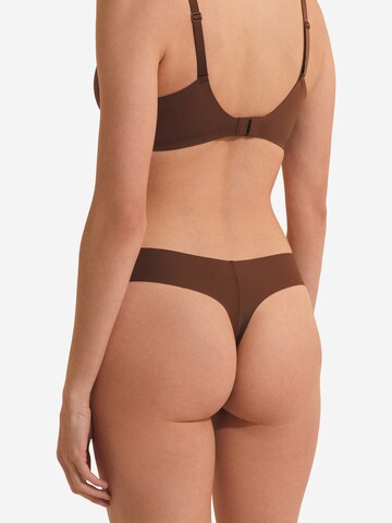 ETAM Thong 'Pure Invisible' in Brown